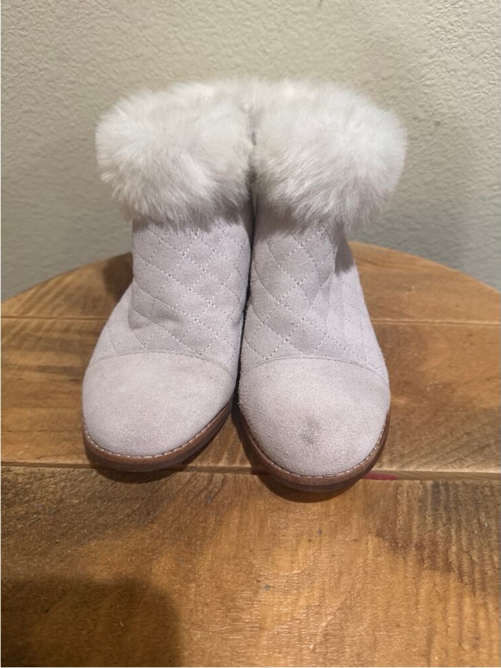 Women’s Quilted Faux Fur Trim Ankle Boots - Light Gray